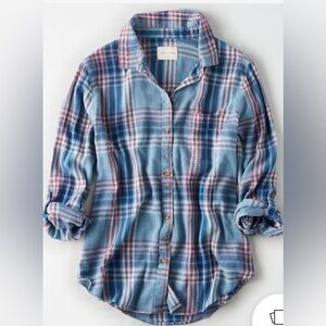 NWT American Eagle Distressed‎ Plaid Button Up Shirt